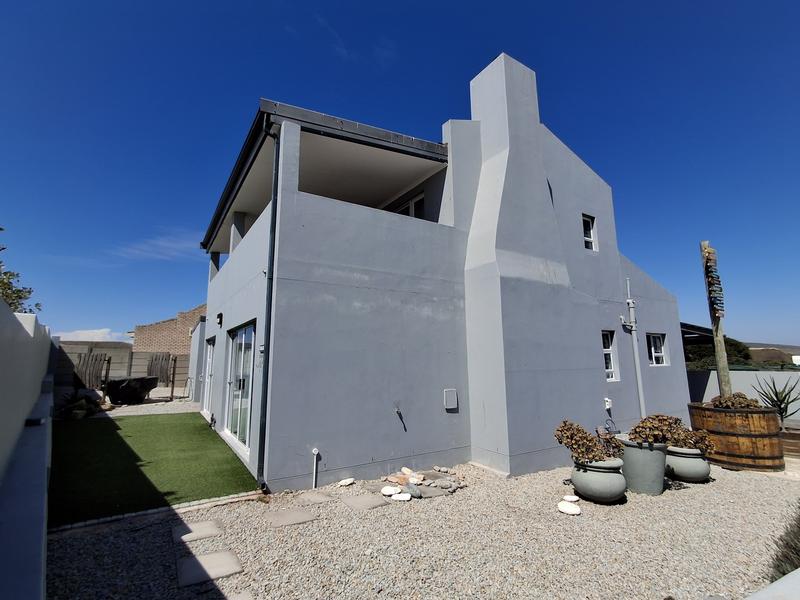 To Let 4 Bedroom Property for Rent in Britannia Bay Western Cape